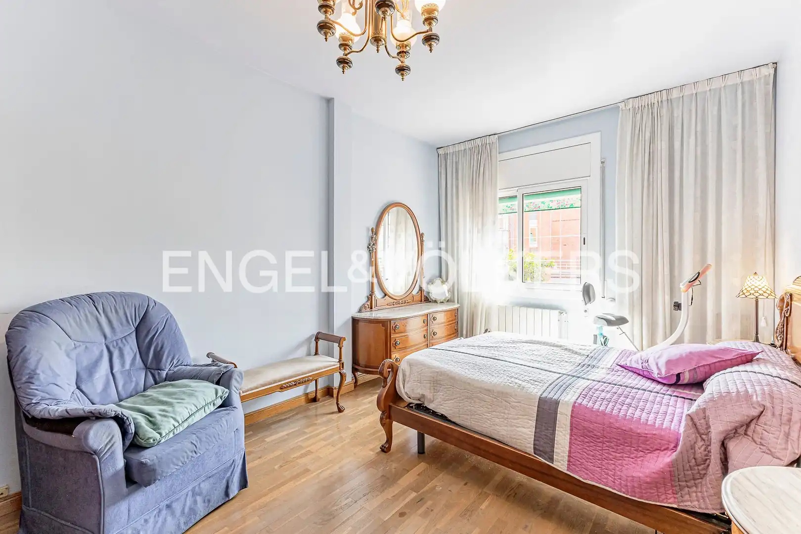 Bedroom of Flat for sale in Barcelona  with Air Conditioner, Heating and Furnished