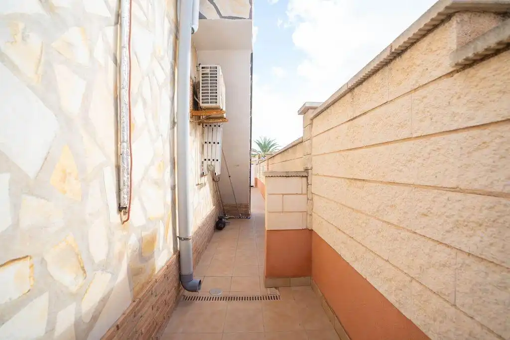 Vista exterior de Casa o xalet en venda en Orihuela