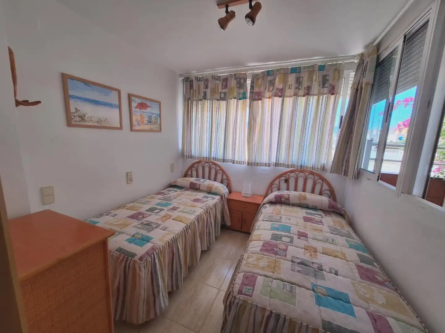 Habitación de Casa adosada en venta en Tavernes de la Valldigna con Aire acondicionado, Terraza y Balcón
