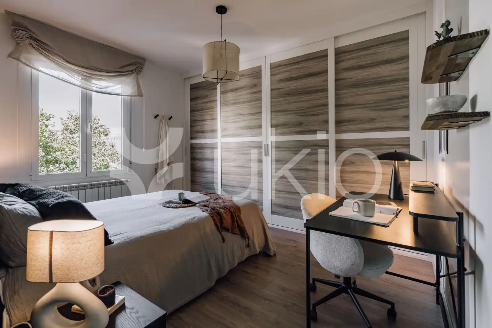 Dormitori de Apartament de lloguer en Madrid amb Aire condicionat, Calefacció i Moblat