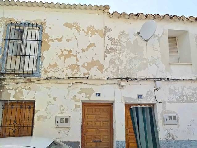 Casa adosada en Venta en LEONES en La Guardia