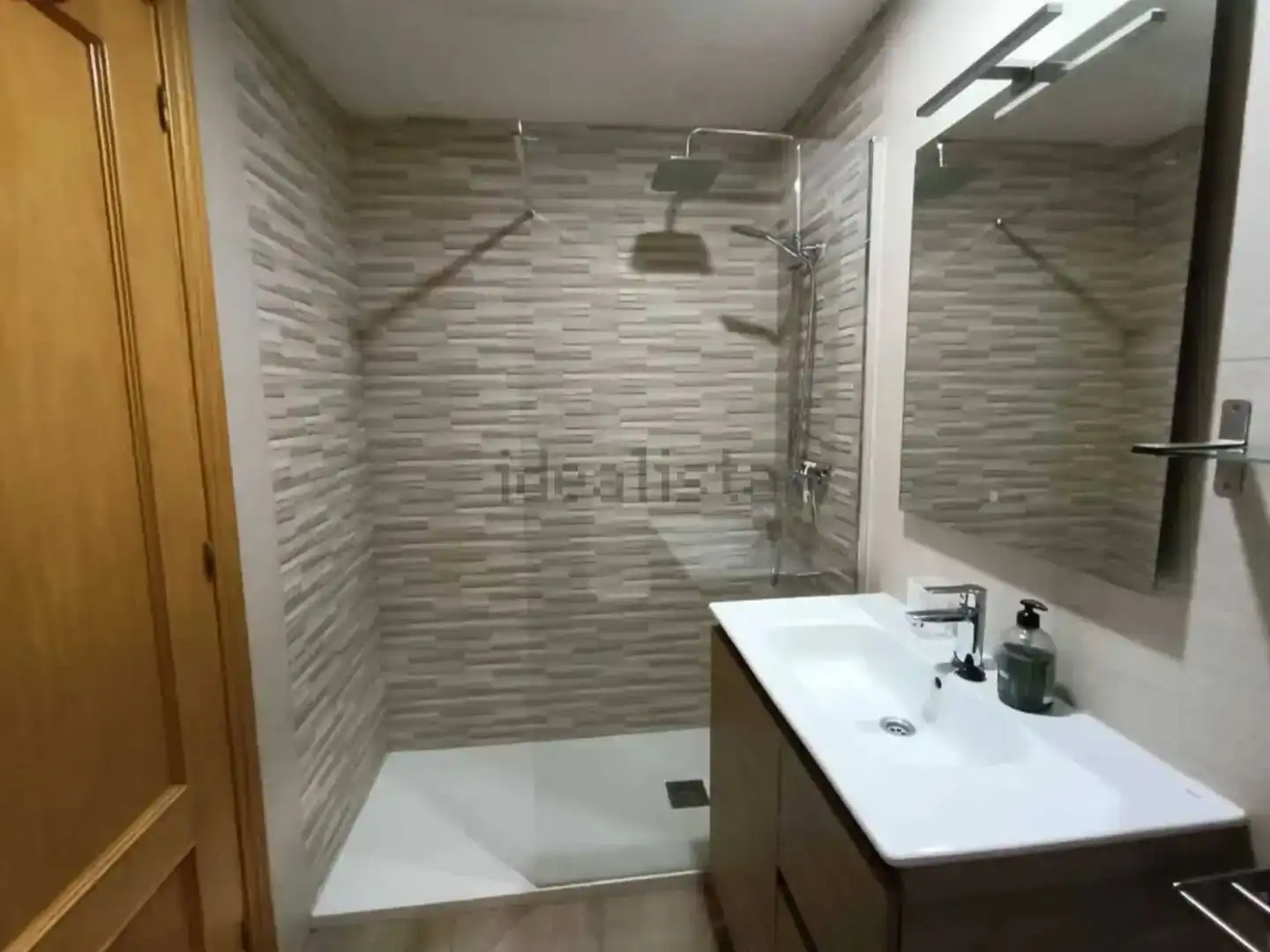 Baño de Apartamento en venta en Benasque con Jardín privado, Trastero y Amueblado