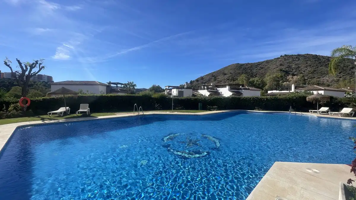 Piscina de Ático en venta en Benahavís con Aire acondicionado, Terraza y Amueblado