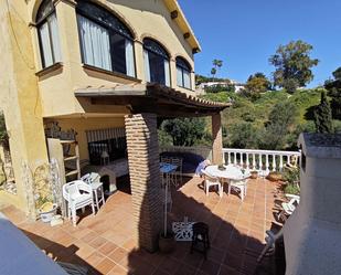 Terrassa de Casa o xalet en venda en Fuengirola amb Aire condicionat, Calefacció i Jardí privat