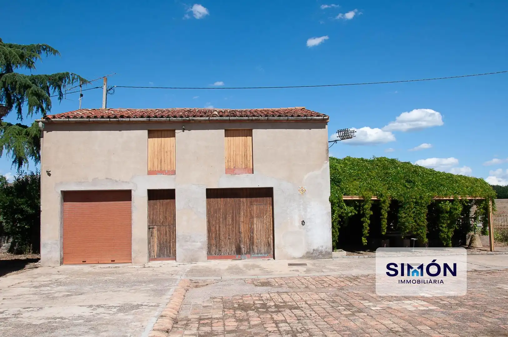 Vista exterior de Finca rústica en venda en Manresa amb Jardí privat, Terrassa i Traster