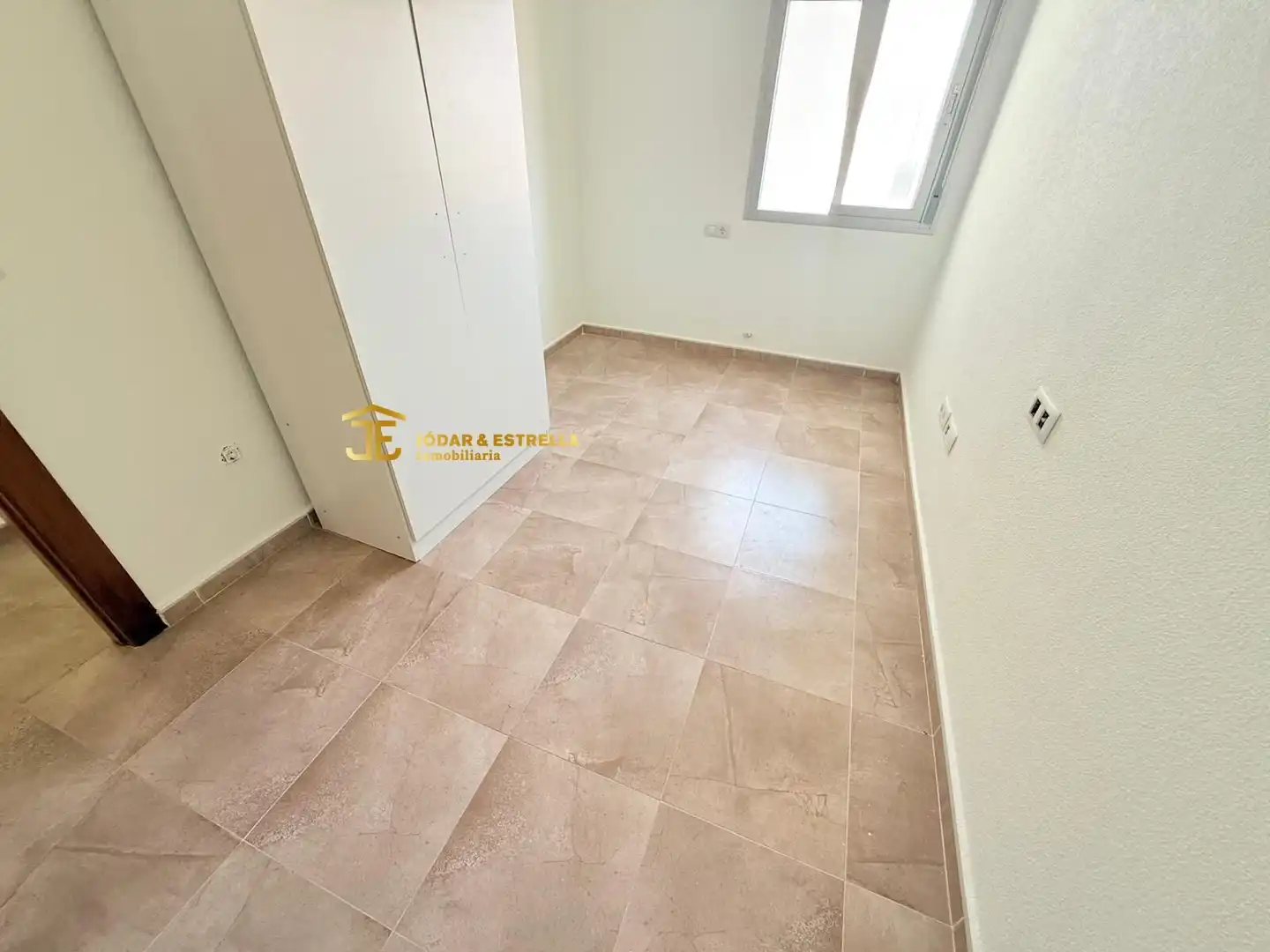 Maisonette zum Verkauf in Lorca mit Klimaanlage, Heizung und Privatgarten