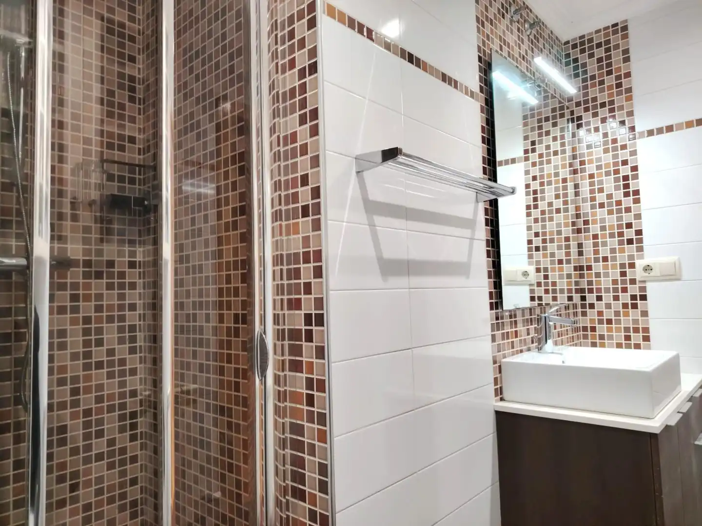 Baño de Apartamento en venta en Nigrán con Calefacción, Terraza y Balcón