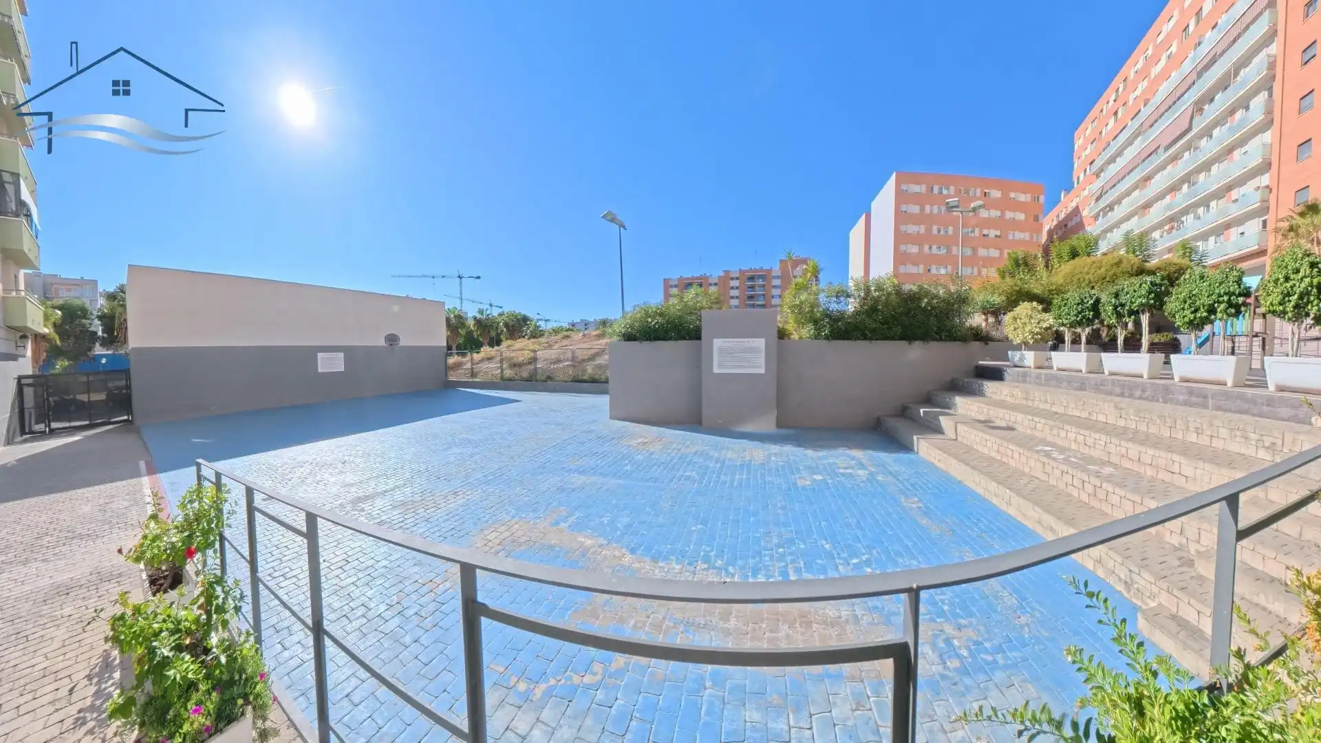 Schwimmbecken von Wohnung zum Verkauf in Alicante / Alacant mit Klimaanlage, Abstellraum und Ofen
