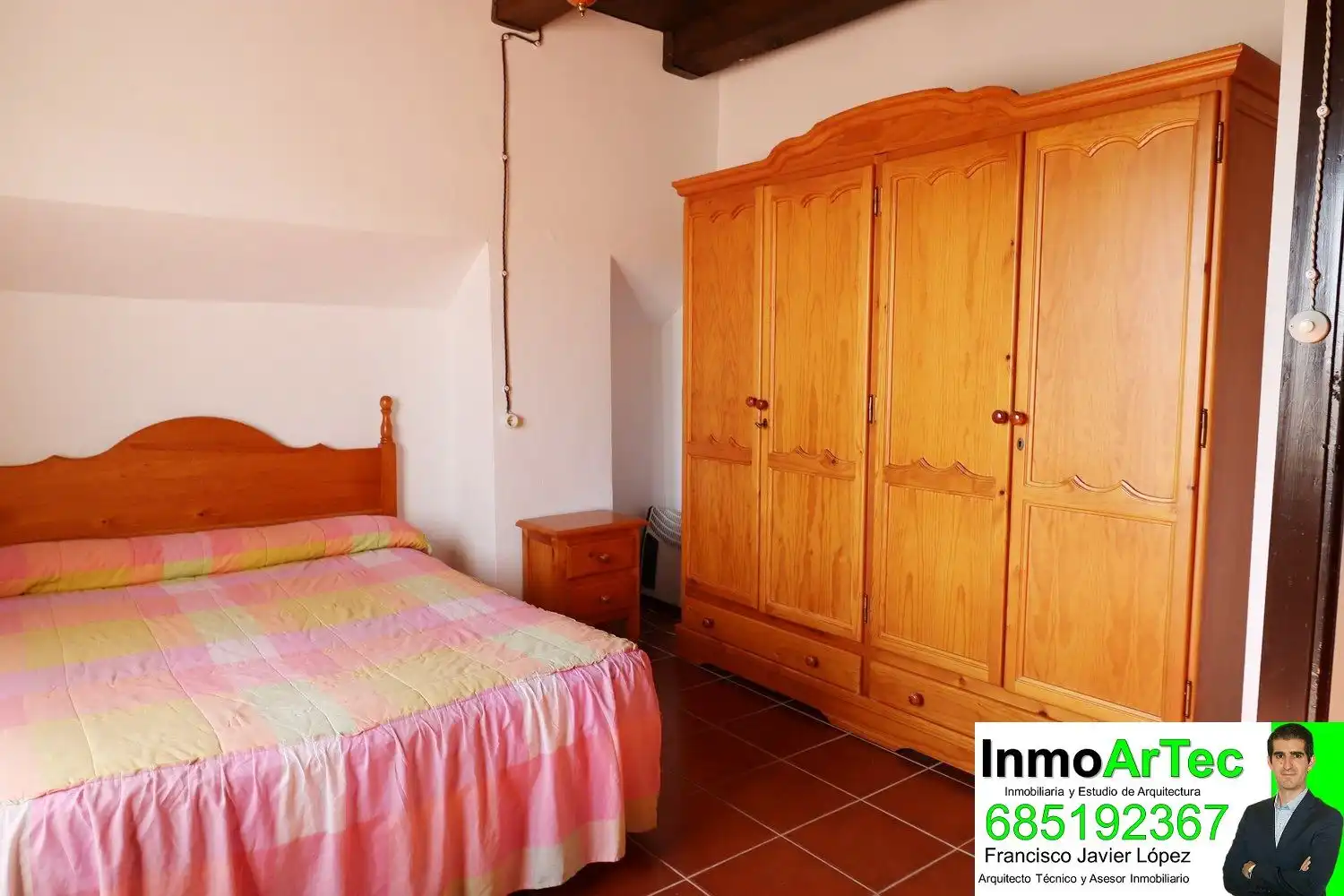Dormitori de Finca rústica en venda en Loja amb Jardí privat, Terrassa i Traster