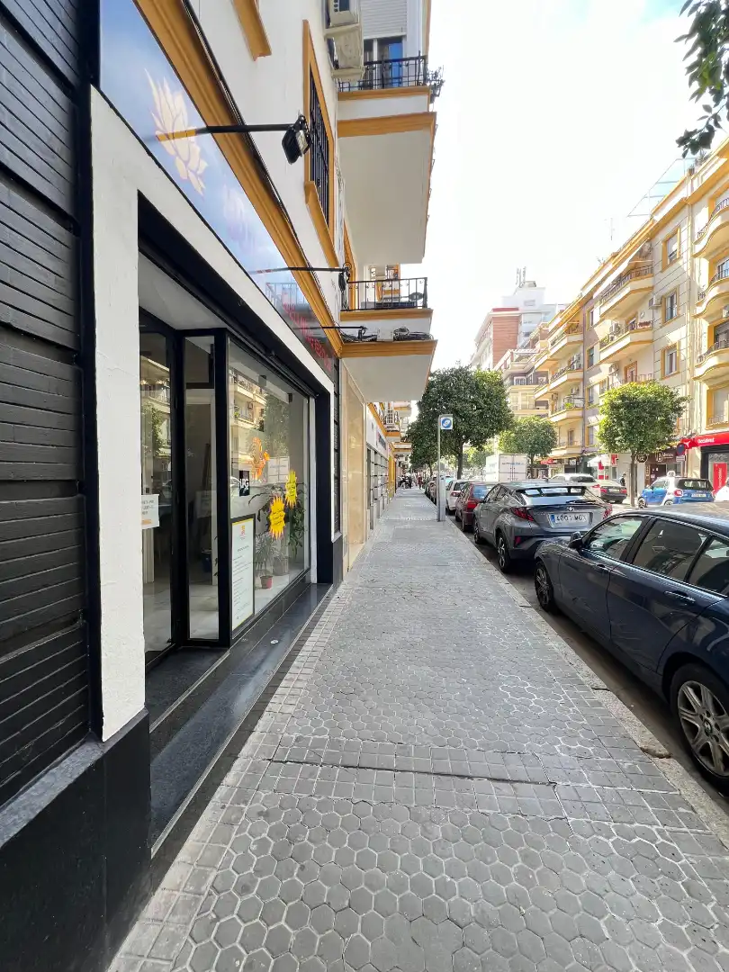 Local de lloguer en Sevilla amb Aire condicionat i Calefacció