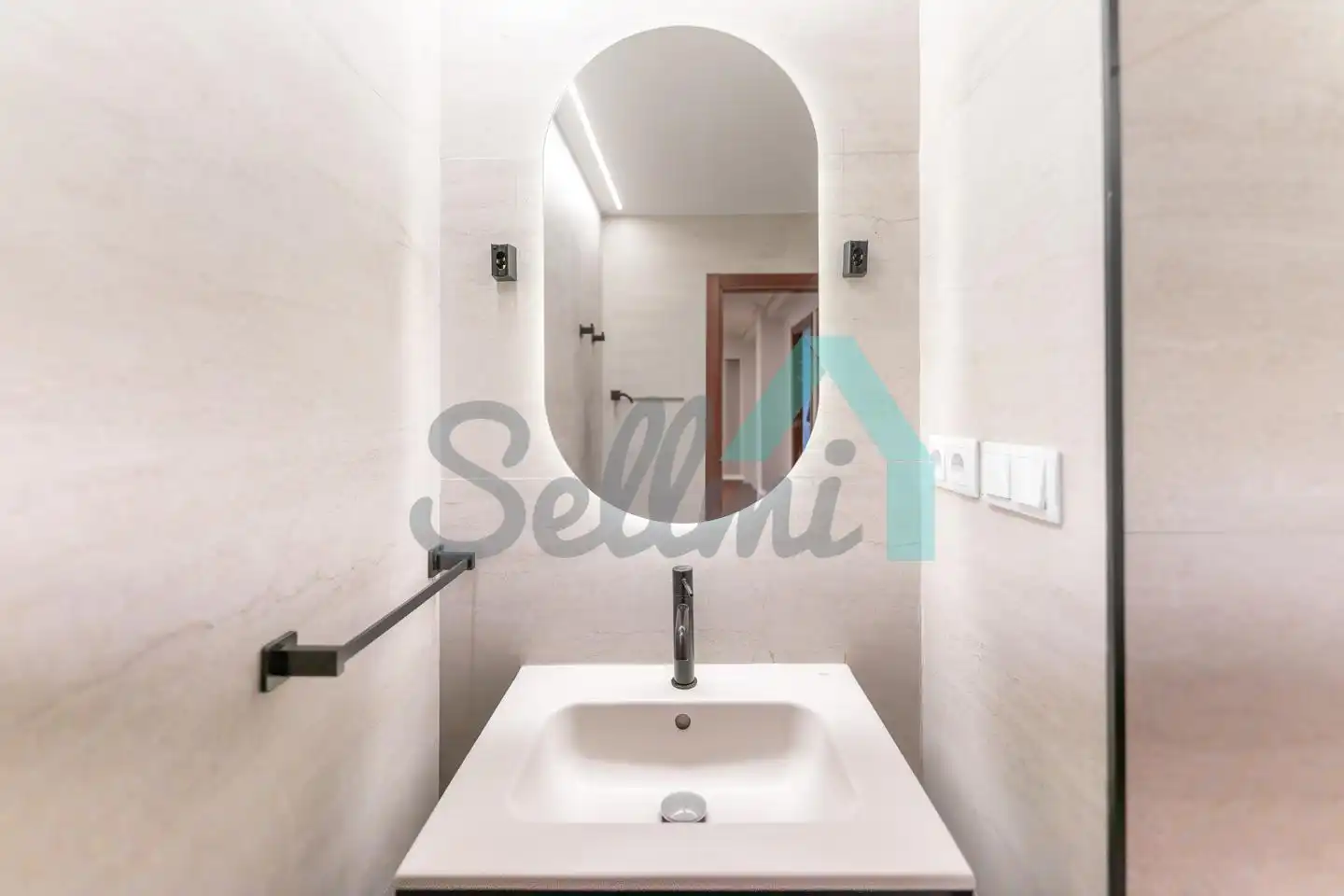 Baño de Piso de alquiler en Gijón  con Calefacción y Amueblado