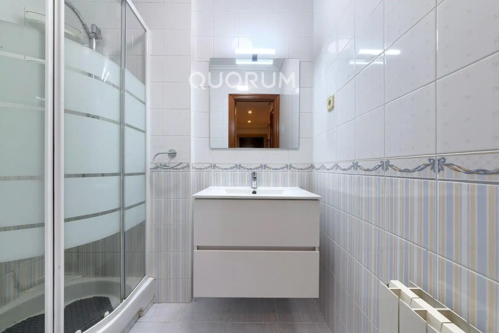 Badezimmer von Wohnung zum Verkauf in Basauri  mit Heizung, Möbliert und Balkon