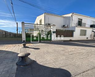 Vista exterior de Casa o xalet en venda en Umbrete amb Aire condicionat, Calefacció i Terrassa