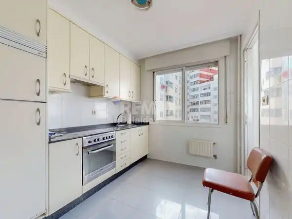 Kitchen of Flat for sale in Vigo   with Heating and Storage room