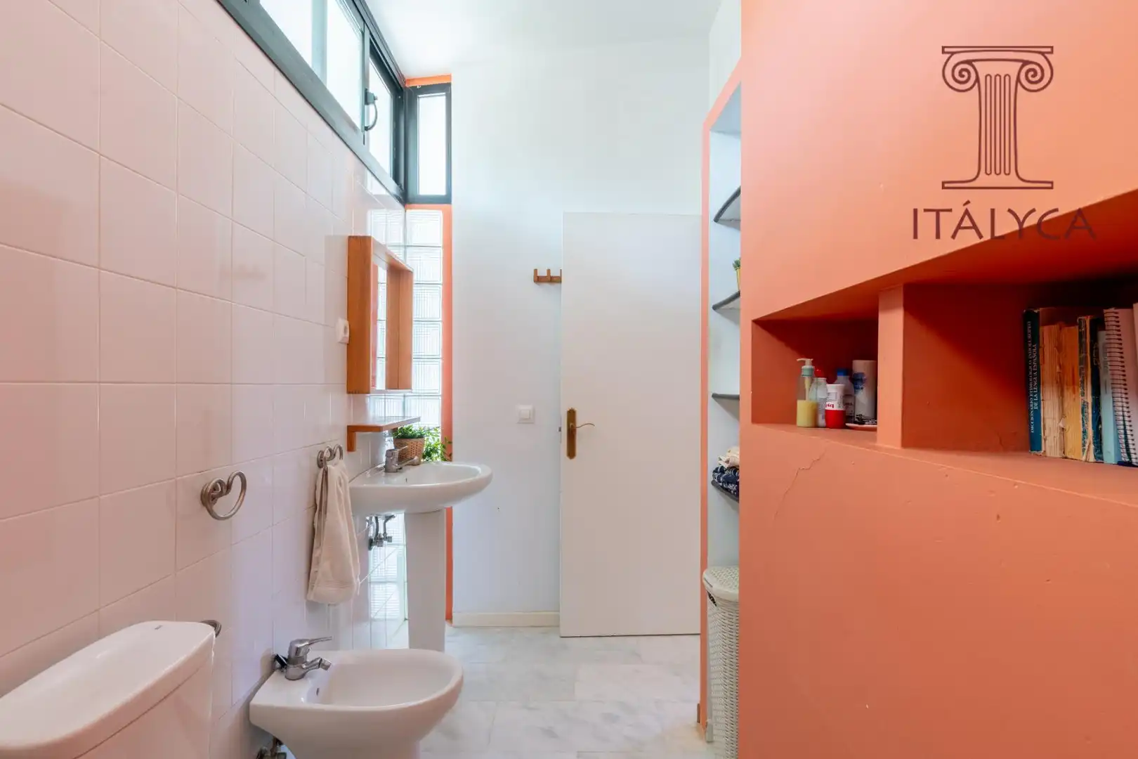 Bathroom of Houses for sale in El Castillo de las Guardas  with Private garden, Terrace and Community pool