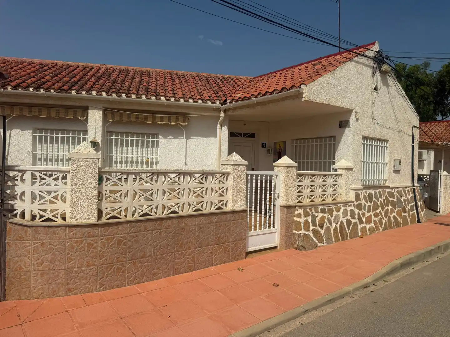 Vista exterior de Casa o xalet en venda en San Javier amb Aire condicionat, Jardí privat i Terrassa