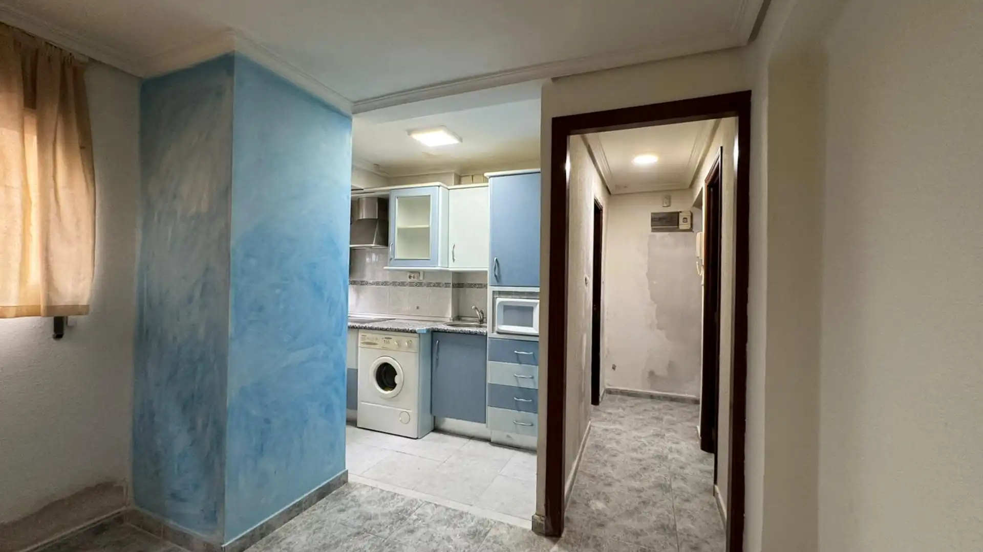 Kitchen of Flat for sale in  Sevilla Capital
