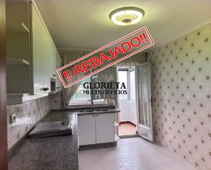 Kitchen of Flat for sale in Vigo 