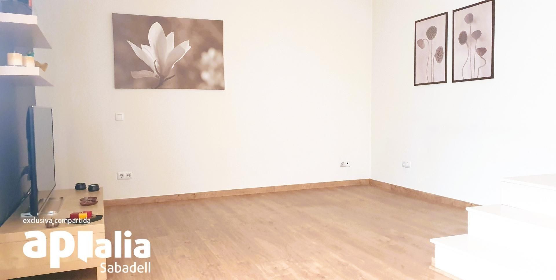Bedroom of Single-family semi-detached for sale in Sabadell  with Parquet flooring and Terrace