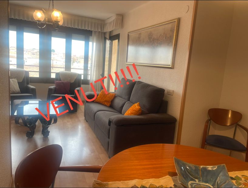 Living room of Flat for sale in Les Borges Blanques  with Air Conditioner, Parquet flooring and Furnished