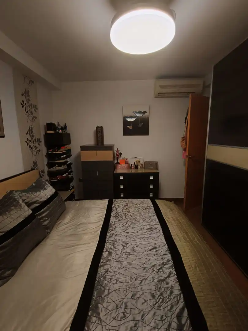Bedroom of Flat for sale in Córdoba  with Air Conditioner and Oven
