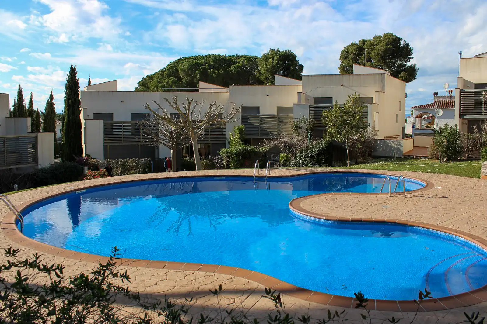 Piscina de Casa adosada en venda en L'Escala amb Aire condicionat, Calefacció i Jardí privat