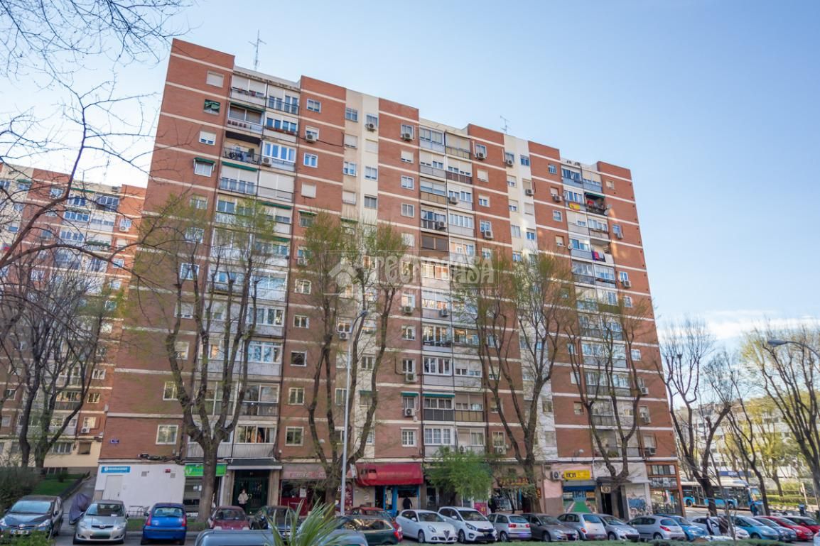 Vista exterior de Pis en venda en  Madrid Capital amb Aire condicionat, Calefacció i Terrassa