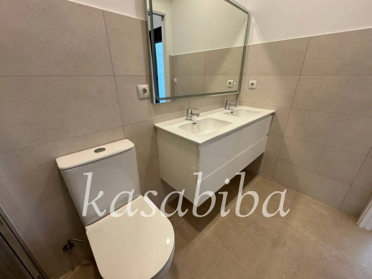 Baño de Piso de alquiler en Valencia con Aire acondicionado, Calefacción y Terraza