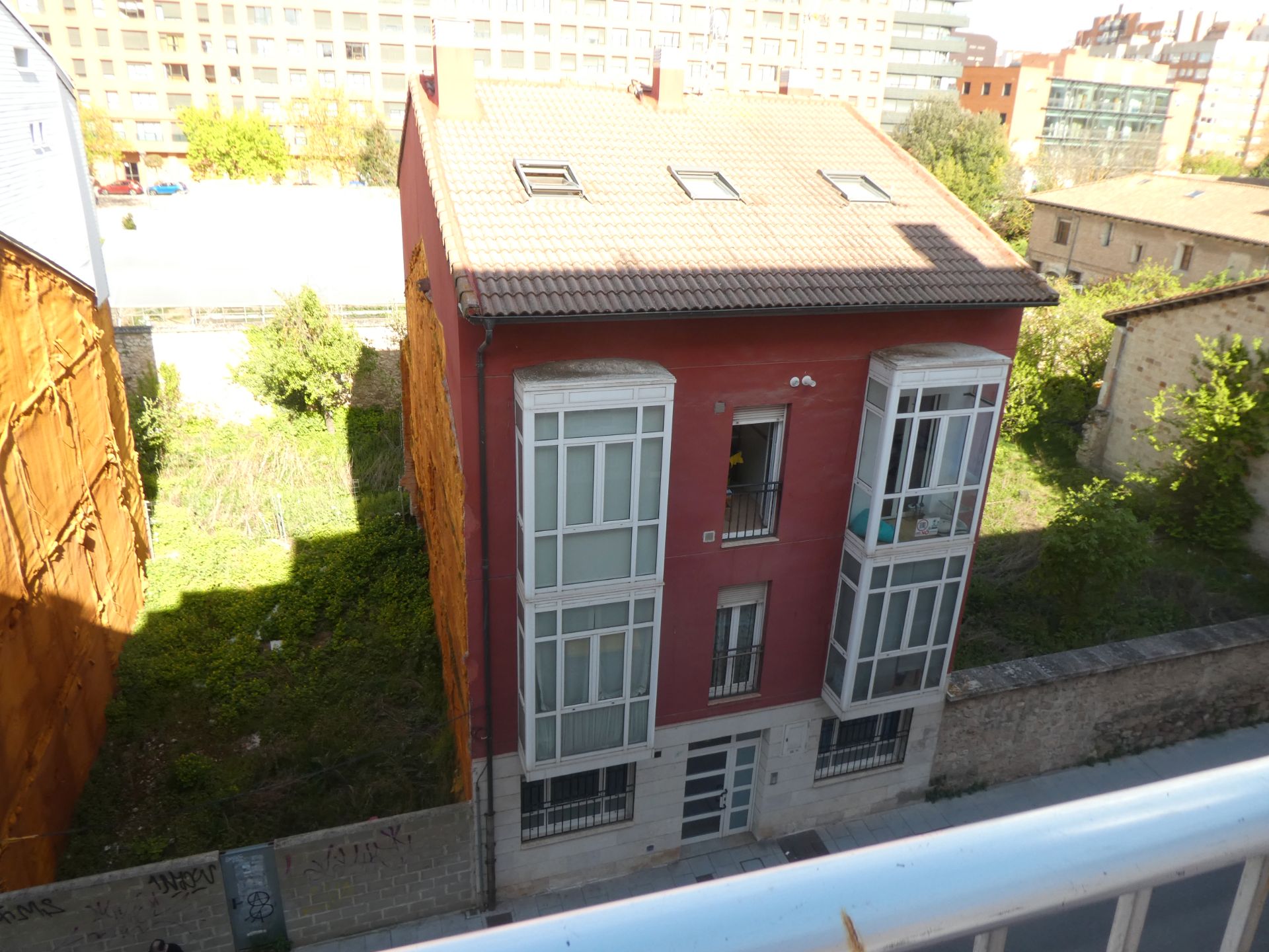 Exterior view of Flat for sale in Burgos Capital  with Heating, Terrace and Furnished