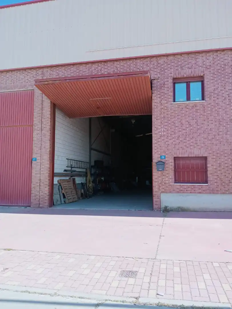 Nau industrial en venda en Santovenia de Pisuerga