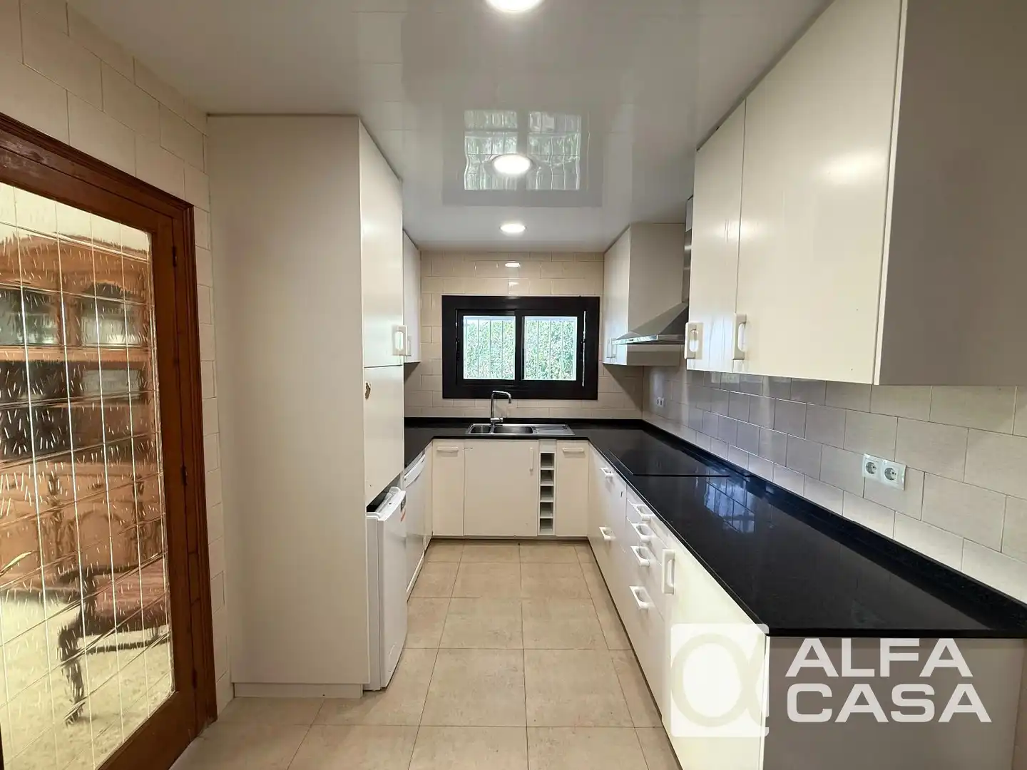 Cuina de Casa o xalet en venda en Blanes amb Calefacció, Terrassa i Traster