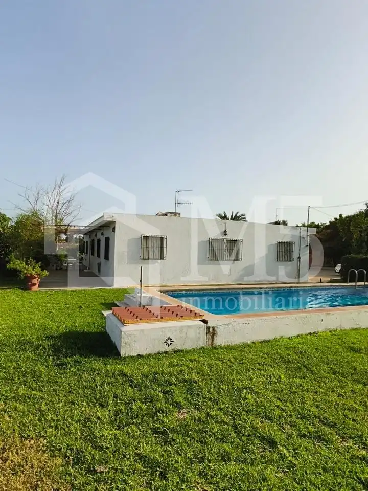 Vista exterior de Finca rústica en venta en Vélez-Málaga con Piscina