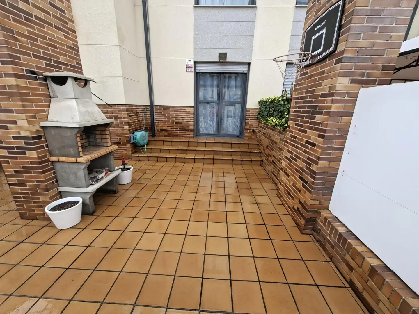 Terrassa de Casa adosada en venda en Ponferrada amb Terrassa, Piscina i Balcó
