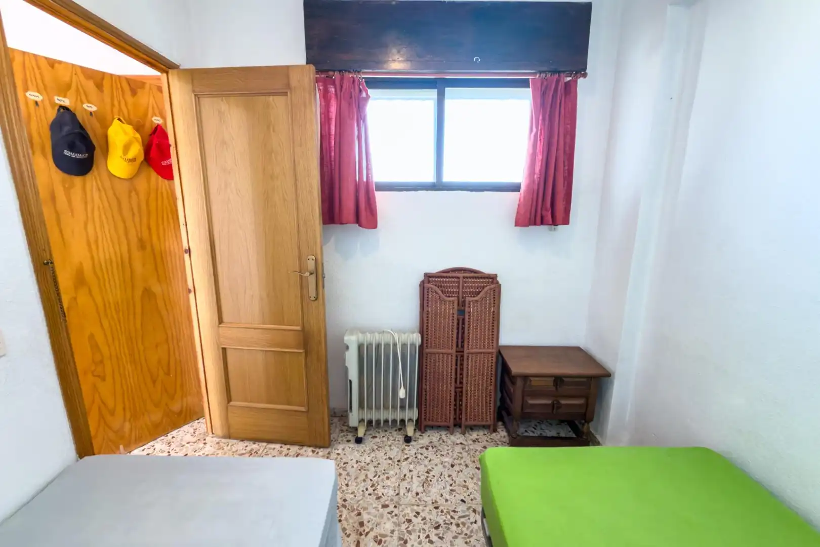 Dormitori de Pis en venda en Torrevieja amb Terrassa, Moblat i Balcó