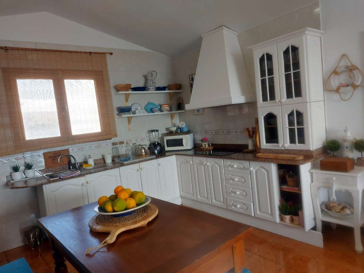 Cuina de Casa o xalet en venda en Teguise amb Aire condicionat, Jardí privat i Piscina