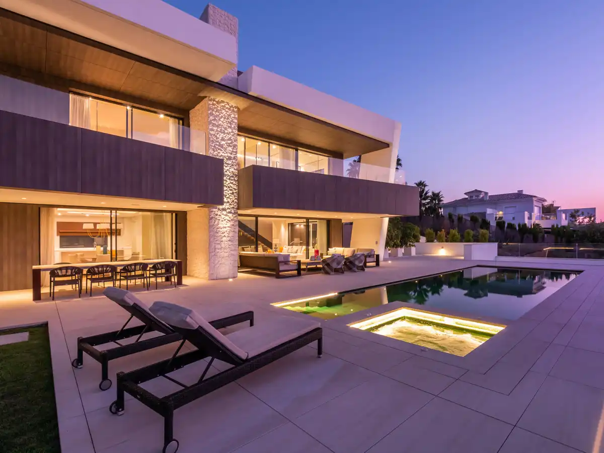 Casa amb piscina en venda a Nueva Andalucía