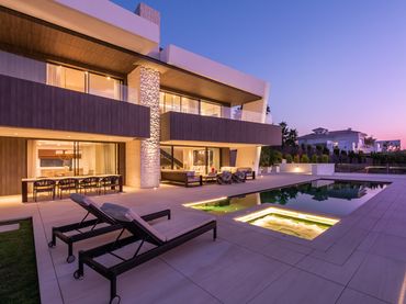 Casa amb piscina en venda a Nueva Andalucía