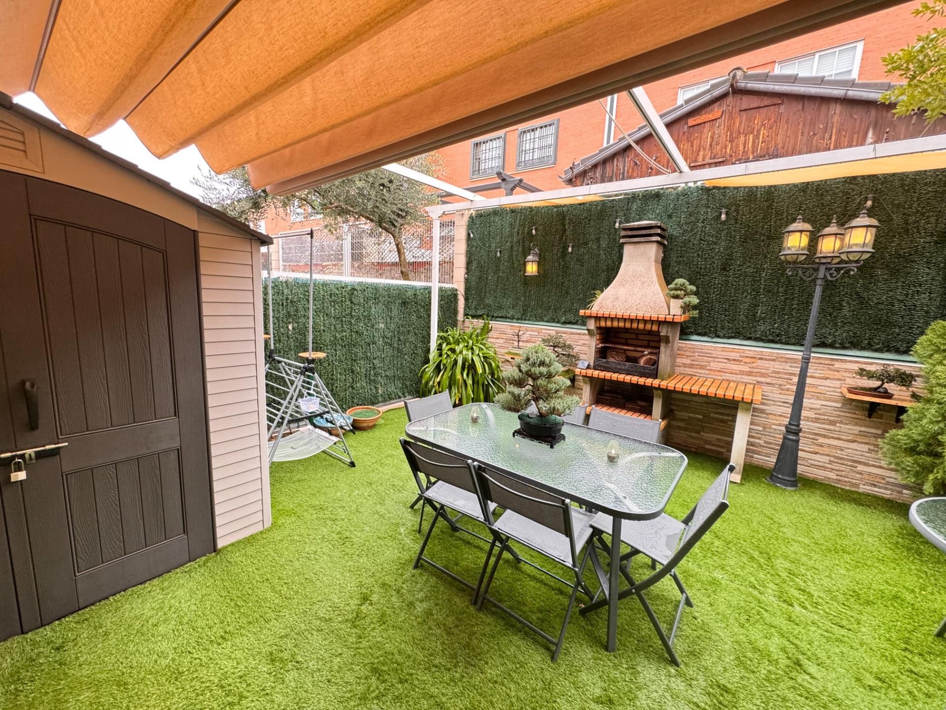 Terraza de Casa adosada en venta en Valdemoro con Aire acondicionado, Calefacción y Jardín privado