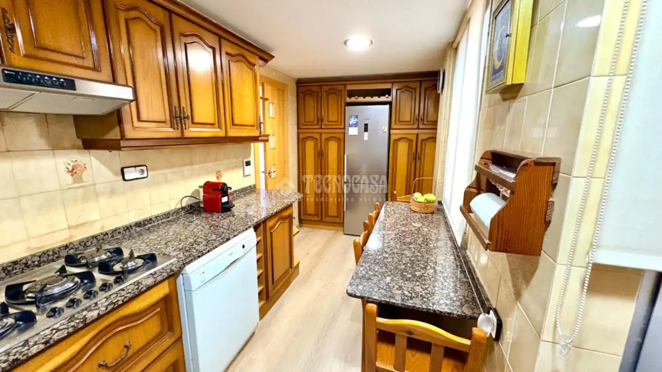 Kitchen of Flat for sale in Valencia  with Air Conditioner and Balcony