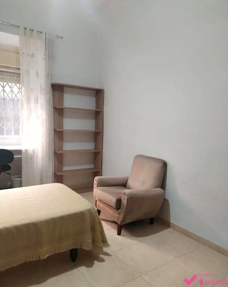 Habitación de Planta baja de alquiler en Granada con Amueblado