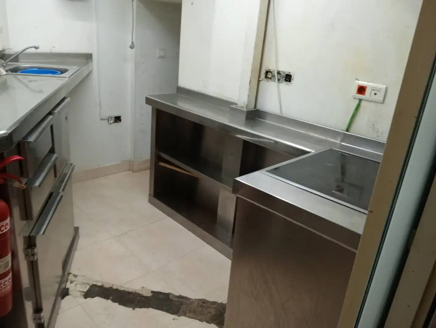 Cuina de Local de lloguer en Barakaldo  amb Aire condicionat, Calefacció i Moblat
