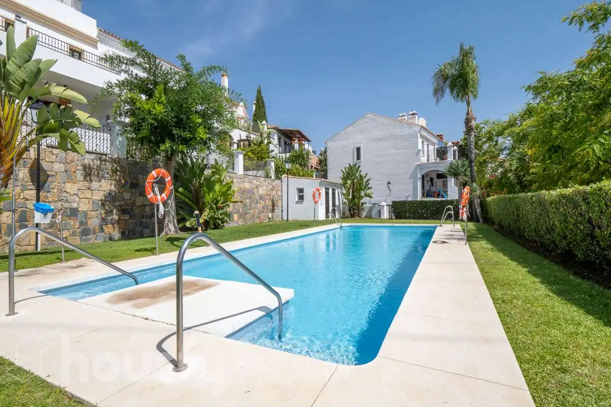 Exterior view of Houses for sale in Estepona  with Air Conditioner, Heating and Private garden