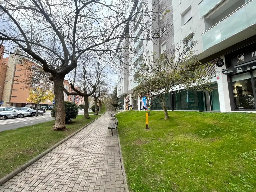 Vista exterior de Local de lloguer en Barañáin / Barañain amb Aire condicionat i Moblat