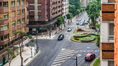 Foto 3 de Piso en venta en Avenida de Galicia, 3, Parque San Francisco - Uría, Oviedo
