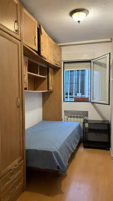 Dormitori de Pis en venda en Madrid amb Calefacció i Moblat