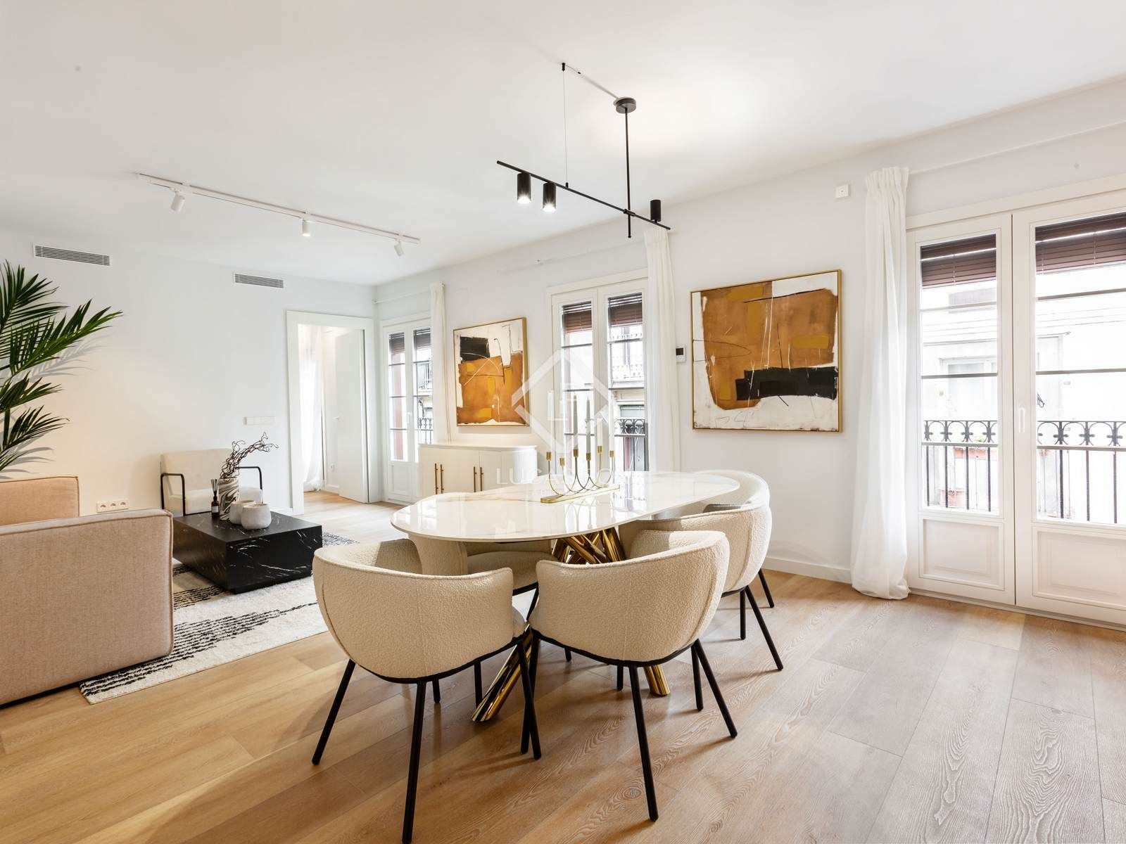 Dining room of Flat for sale in  Barcelona Capital  with Air Conditioner, Terrace and Swimming Pool