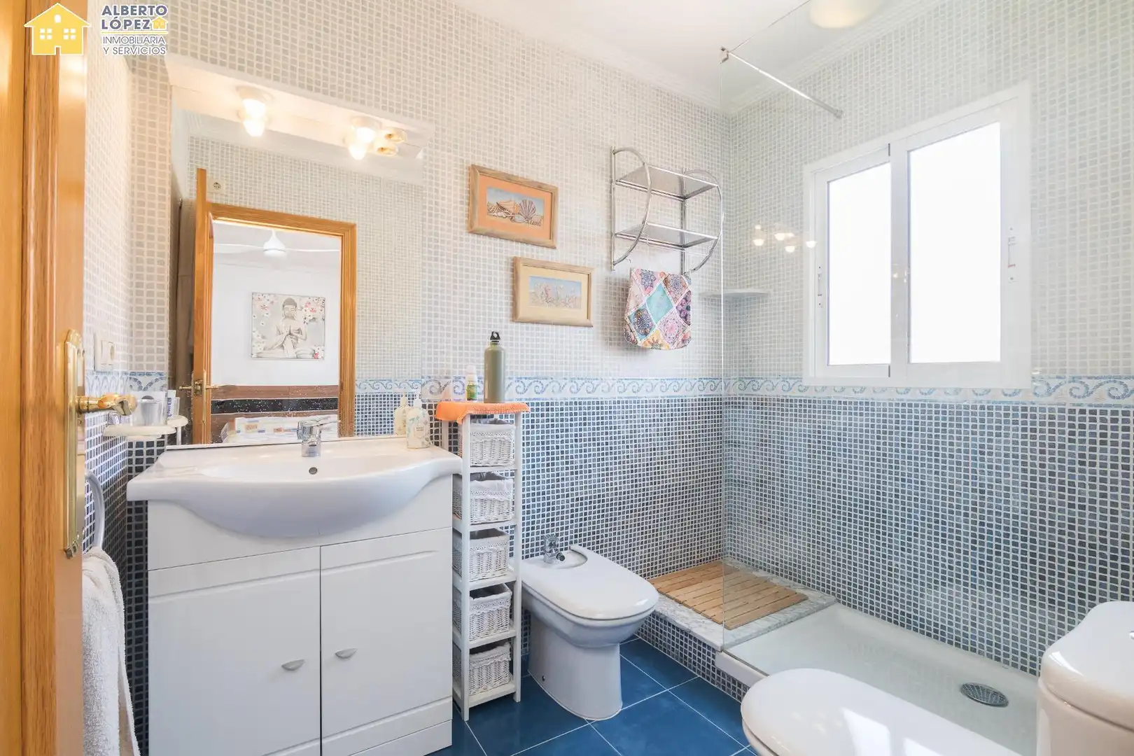 Baño de Casa adosada en venta en Elche / Elx con Aire acondicionado, Calefacción y Balcón