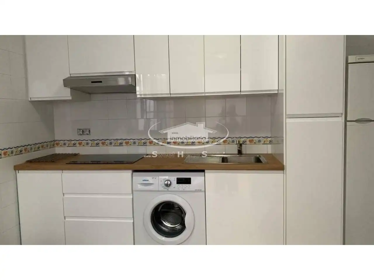 Cuina de Casa adosada en venda en Sanlúcar de Barrameda amb Aire condicionat, Terrassa i Moblat