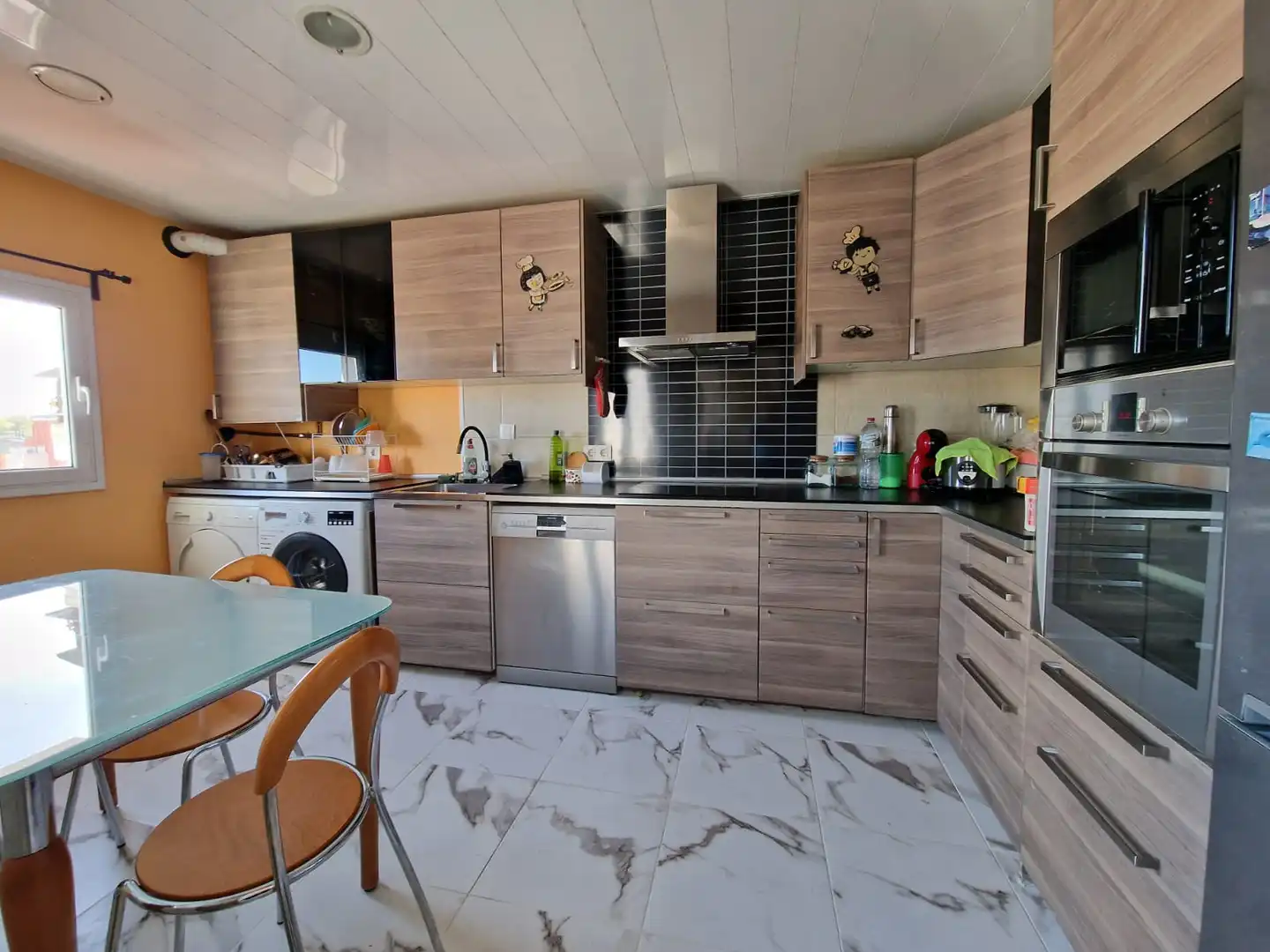 Cocina de Piso en venta en Badalona con Trastero, Horno y Balcón