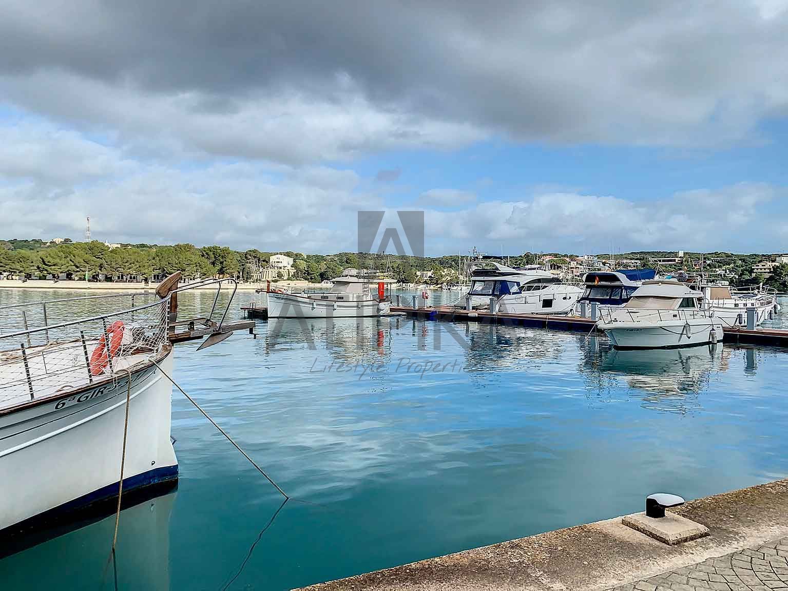 Vista exterior de Piso en venta en Maó con Terraza, Horno y Microondas